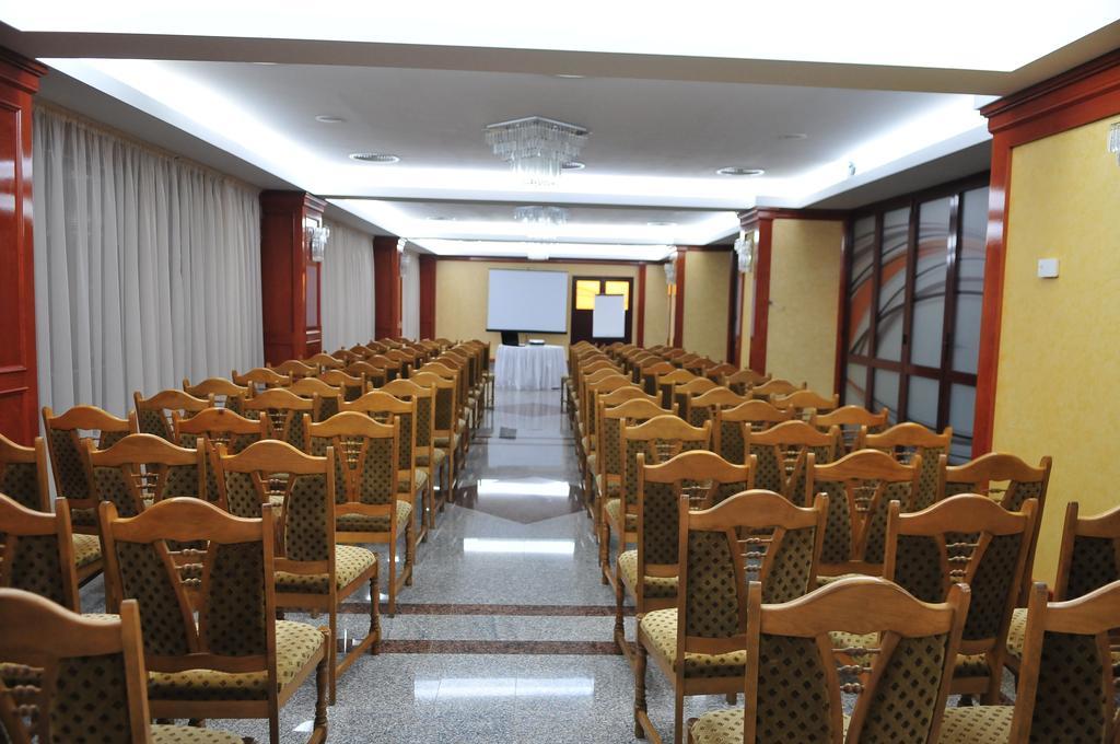 Hotel Emma Est Craiova Exterior foto